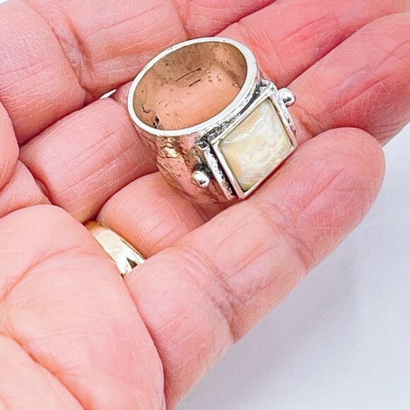 Vintage 925 Sterling Silver Ring With Iridescent Mother Of Pearl Square Gemstone - Picture 3 of 8